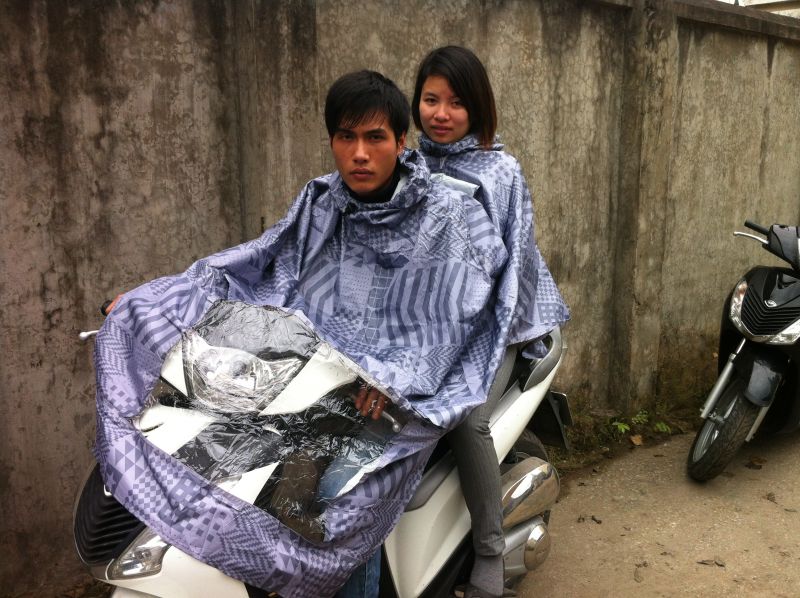 áo mưa trùm 2 mũ - Công Ty TNHH Sản Xuất Hàng May Mặc Và Dịch Vụ Thương Mại Việt Nhật